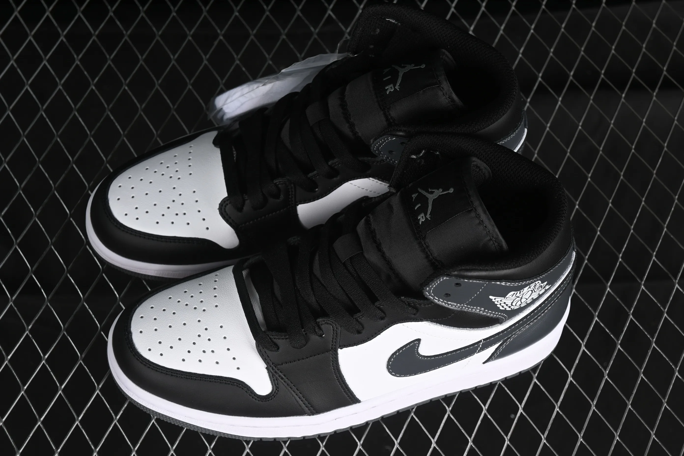 All categories Air Jordan Jordan series basketball shoes Air Jordan 1 Mid Air Jordan 1 Mid AJ1 Joe 1 white black gray Chinese culture and leisure sneakers DQ8426-001